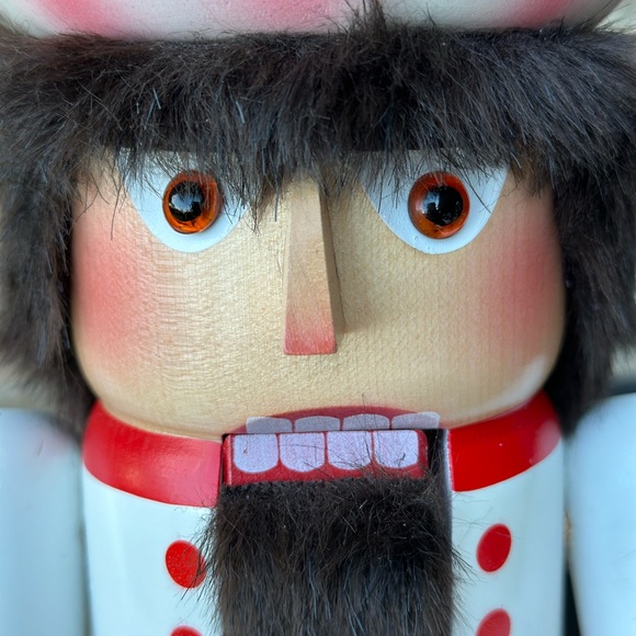 Vintage Steinbach Nutcracker Cupcake Maker 18” tall. Haunted? You decide. - Picture 13 of 15